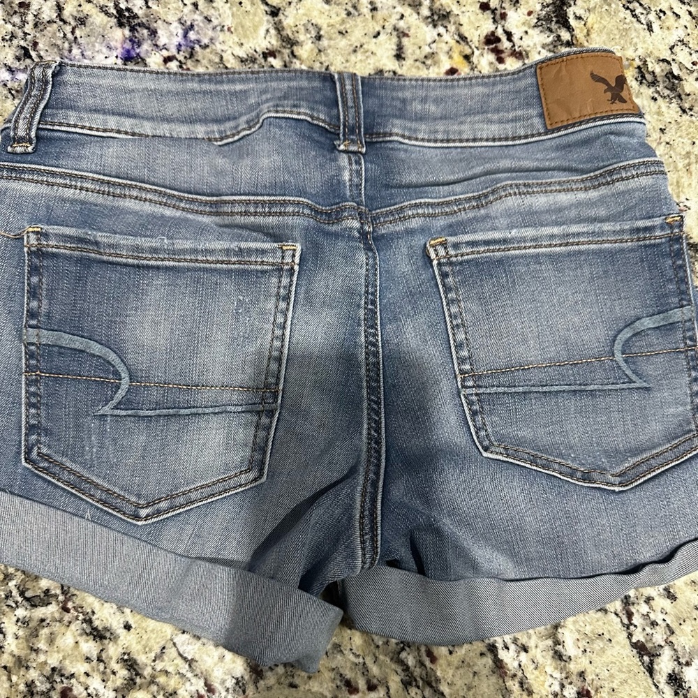 American Eagle denim shorts..hi- rise shortie. Size 00 - Picture 2 of 3